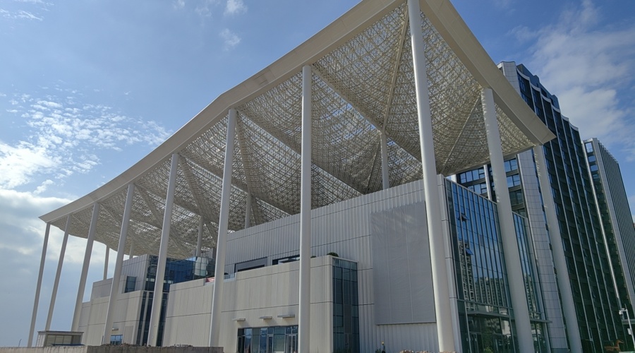 珠海九州灣大型UHPC外墻掛板項(xiàng)目