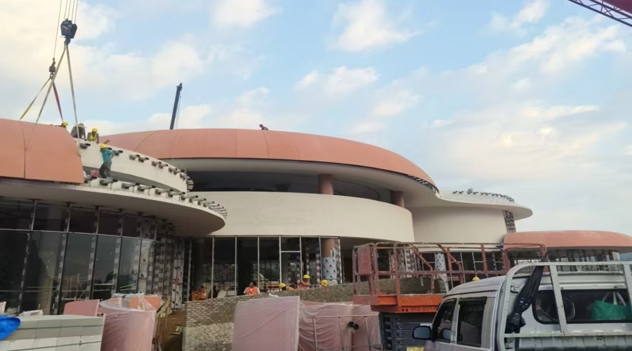 深圳西淘河服務區彩色GRC幕墻板安裝施工